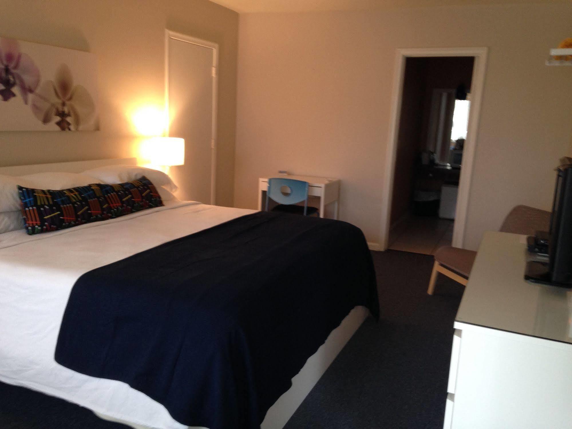 Cheston House - Clothing Optional All Male Guesthouse Форт-Лодердейл Экстерьер фото